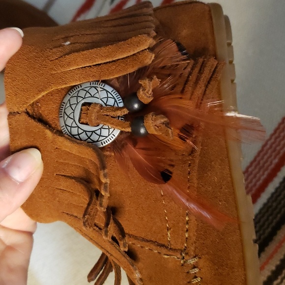 Minnetonka Shoes - NWOT Minnetonka moccasins boho